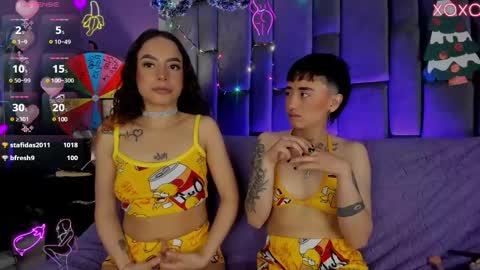 Isabella curly hair - Anastasia short hair  online show from December 4, 2024, 4:05 pm