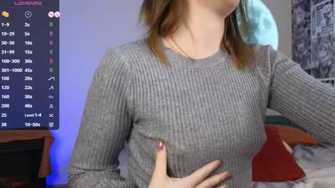 Chloe online show from February 5, 2025, 10:51 am