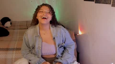 chloe_kisses online show from April 18, 2026, 11:25 am