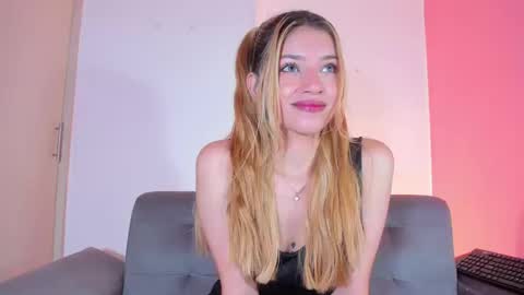 Snapshot of chloe_sweet7 chatting on September 24, 2025, 10:57 pm Chloe Miller  online show from September 24, 2025, 10:57 pm