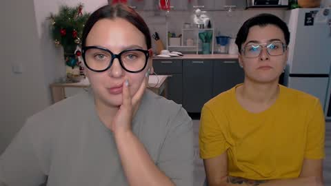 Eva and Sandra online show from December 26, 2024, 9:47 pm