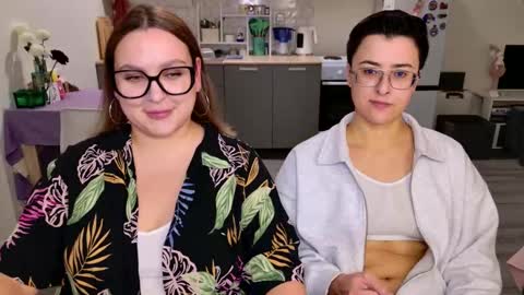 Eva and Sandra online show from February 22, 2026, 8:40 pm