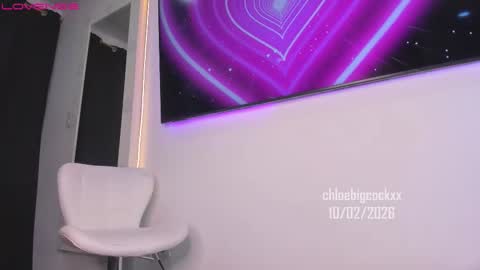 Im Chloe    independent account      online show from February 11, 2026, 4:06 am