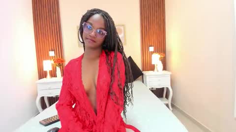 CHLOE online show from February 11, 2026, 12:10 pm