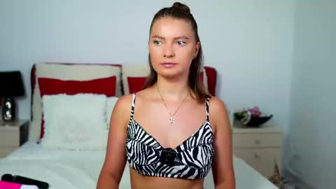 Snapshot of chloecheryy chatting on July 17, 2026, 6:20 am Chloe online show from July 17, 2026, 6:20 am