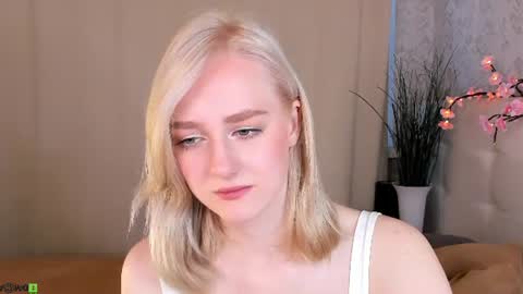 Chloe Deccker online show from June 15, 2026, 1:08 am