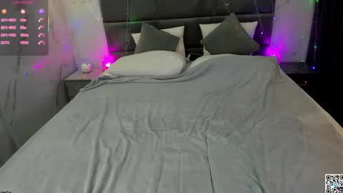 chloee white online show from December 21, 2025, 9:49 am