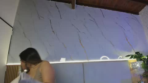 Chloee online show from November 17, 2025, 12:33 pm