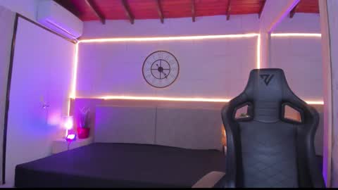 Chloee online show from November 26, 2025, 12:06 pm