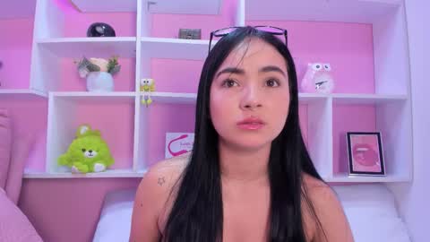 Chloe online show from March 3, 2026, 11:49 am