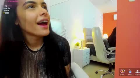 Snapshot of chloeharper_ chatting on November 25, 2025, 1:11 pm Chloe Harper online show from November 25, 2025, 1:11 pm