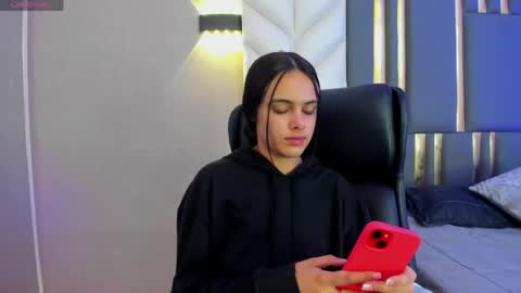  Chloe Harper  online show from April 25, 2026, 11:46 am