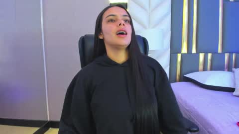 Snapshot of chloeharper_ chatting on May 9, 2026, 11:48 am Chloe Harper online show from May 9, 2026, 11:48 am