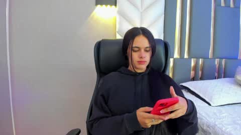 Snapshot of chloeharper_ chatting on May 26, 2026, 11:39 am Chloe Harper online show from May 26, 2026, 11:39 am
