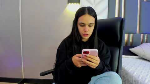 Snapshot of chloeharper_ chatting on June 5, 2026, 1:50 pm Chloe Harper online show from June 5, 2026, 1:50 pm