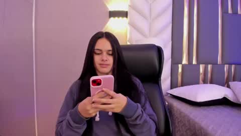 Snapshot of chloeharper_ chatting on June 10, 2026, 11:53 am Chloe Harper online show from June 10, 2026, 11:53 am