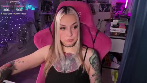 Snapshot of chloekohaku chatting on November 27, 2025, 5:53 am ChloeKohaku online show from November 27, 2025, 5:53 am