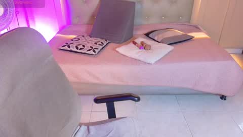 Chloe rosse online show from October 1, 2025, 1:22 am