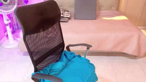 Chloe rosse online show from February 28, 2026, 1:28 am