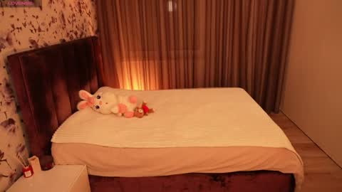 Chloe online show from February 19, 2026, 7:21 pm