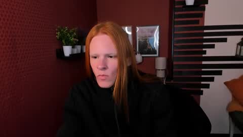 Chloe online show from October 20, 2025, 12:38 pm