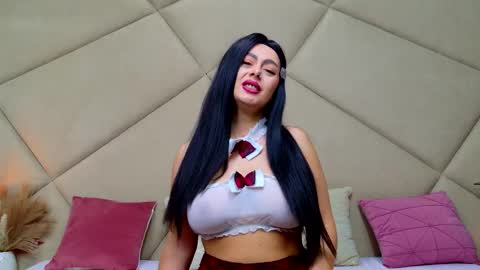 Snapshot of chloevee chatting on November 29, 2025, 6:05 am Chloe Vee online show from November 29, 2025, 6:05 am