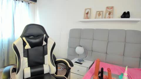 Snapshot of chlooe_zoe chatting on March 25, 2026, 7:53 pm chlooe_zoe online show from March 25, 2026, 7:53 pm