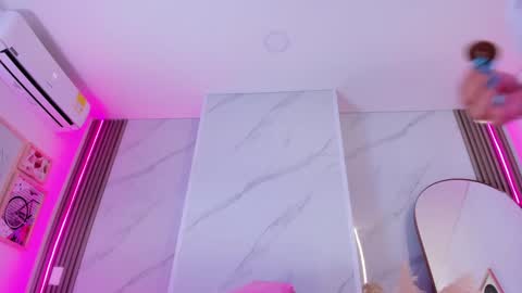 Chlooe online show from February 2, 2025, 6:10 pm