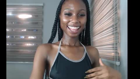 choco_petitqueen online show from November 23, 2025, 7:41 am