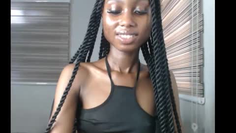 choco_petitqueen online show from November 26, 2025, 8:37 am