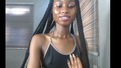 choco_petitqueen online show from November 28, 2025, 8:28 am