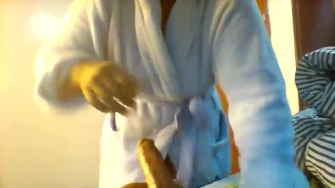 chocobabe002 online show from December 19, 2025, 3:46 am