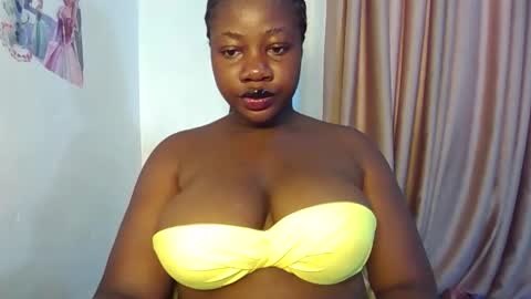 chocolateassgirl61 online show from January 15, 2026, 9:14 am