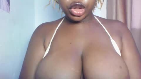 chocolateassgirl61 online show from March 27, 2026, 12:38 pm