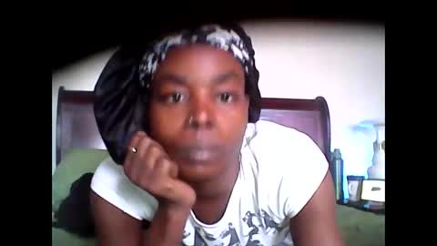 Snapshot of chocolatedrop_ chatting on October 23, 2025, 1:10 pm chocolatedrop_ online show from October 23, 2025, 1:10 pm