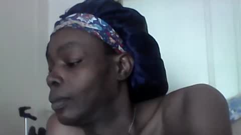 Snapshot of chocolatedrop_ chatting on June 1, 2026, 3:03 pm chocolatedrop_ online show from June 1, 2026, 3:03 pm