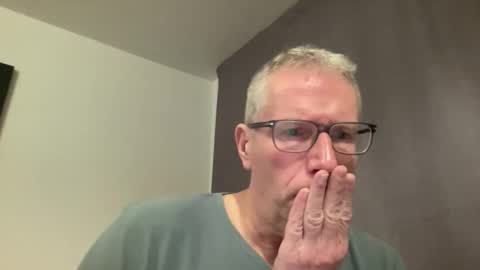 choupipat1 online show from December 21, 2025, 10:17 pm