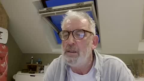 chris1404 online show from November 1, 2025, 5:04 pm