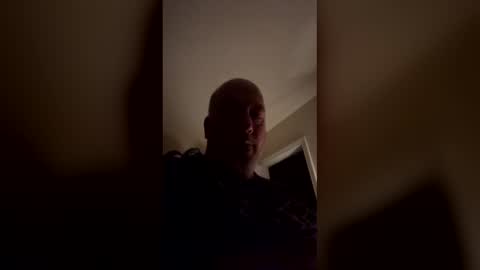 chris19701981 online show from March 4, 2026, 2:17 am