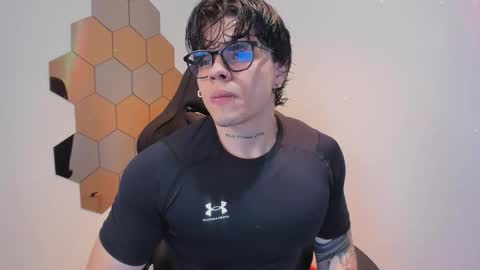 Chris Cooper Independent model online show from December 4, 2025, 2:32 am