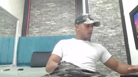 chris_dick2 online show from November 28, 2025, 5:54 am