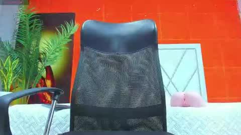 Snapshot of chris_grey2 chatting on June 14, 2026, 4:53 pm chris_grey2 online show from June 14, 2026, 4:53 pm