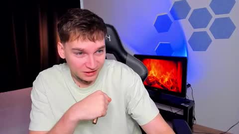 Chris Tyson online show from December 3, 2025, 7:27 am