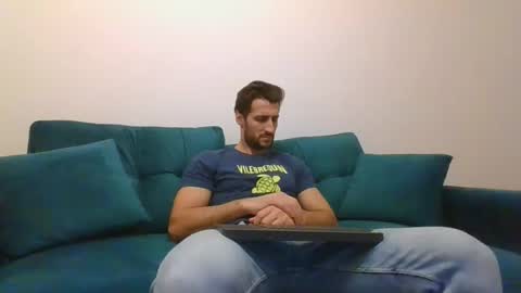 Snapshot of chrisaron chatting on February 16, 2025, 7:16 pm chrisaron online show from February 16, 2025, 7:16 pm