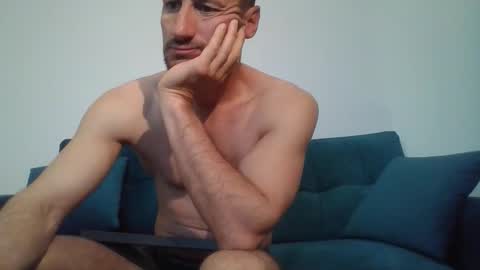 Snapshot of chrisaron chatting on April 21, 2026, 4:19 am chrisaron online show from April 21, 2026, 4:19 am