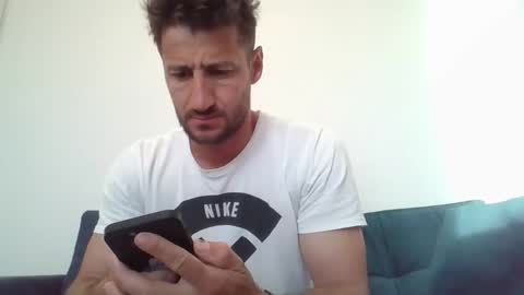 Snapshot of chrisaron chatting on April 27, 2026, 4:10 am chrisaron online show from April 27, 2026, 4:10 am