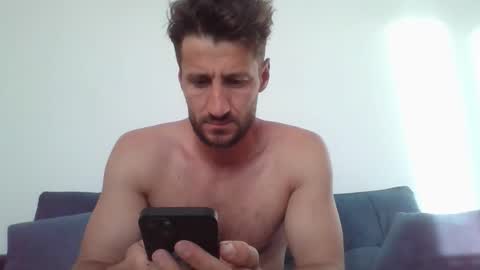Snapshot of chrisaron chatting on May 5, 2026, 4:20 am chrisaron online show from May 5, 2026, 4:20 am