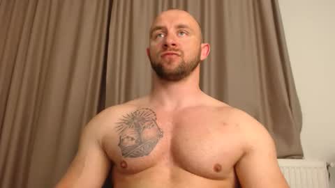 Snapshot of chrisbigbiceps chatting on April 28, 2026, 5:51 pm chrisbigbiceps online show from April 28, 2026, 5:51 pm