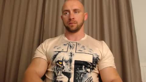 Snapshot of chrisbigbiceps chatting on May 9, 2026, 6:13 pm chrisbigbiceps online show from May 9, 2026, 6:13 pm