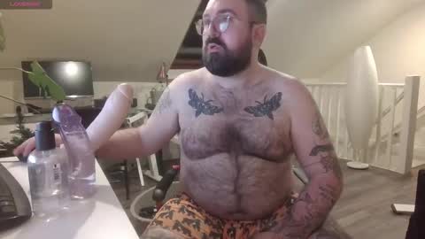 Snapshot of chriscubxxx chatting on January 7, 2026, 8:11 pm chriscubxxx online show from January 7, 2026, 8:11 pm